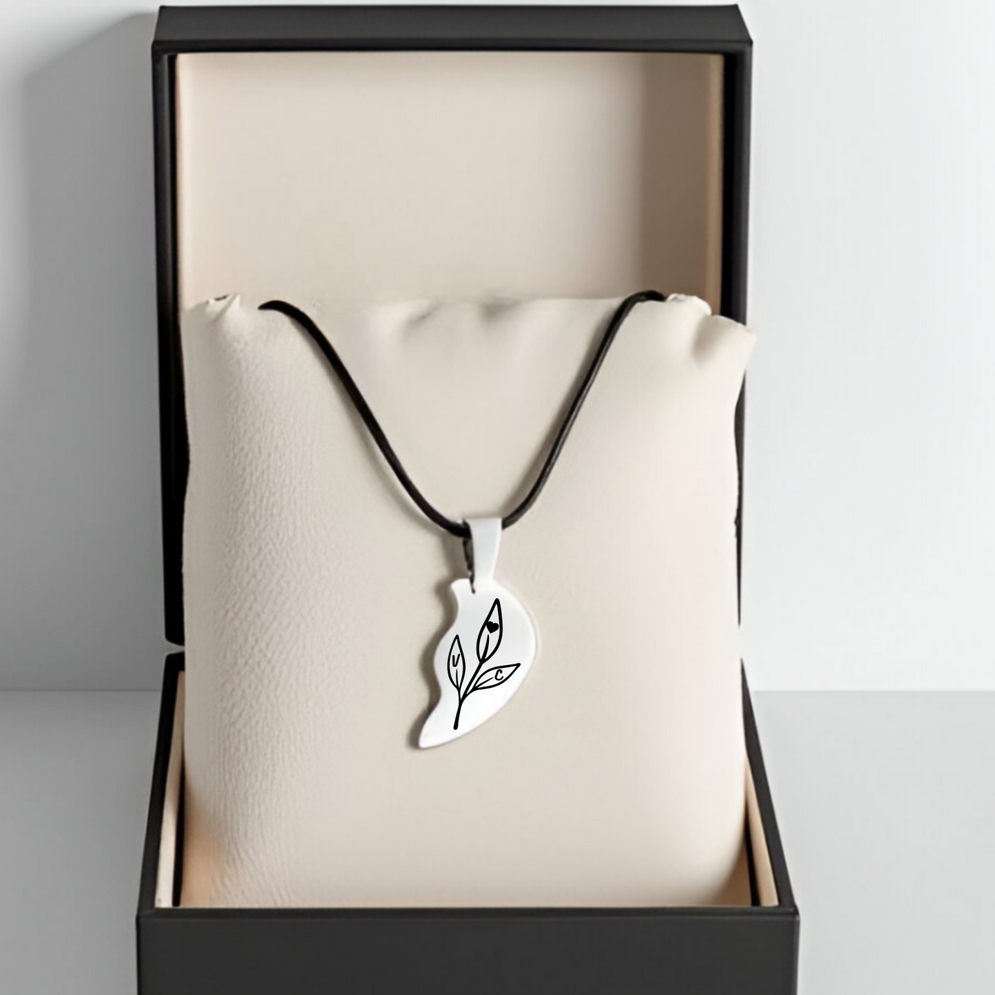 Custom Engraved Couple Necklace – Personalized Names